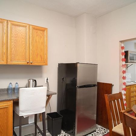 Room #2 Downtown 渥太華 外观 照片